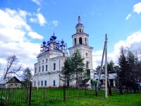 Увеличить - Храм Троицы Живоначальной в селе Петровское